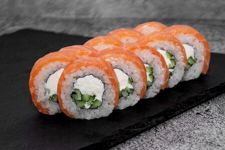 Ролл Филадельфия с лососем