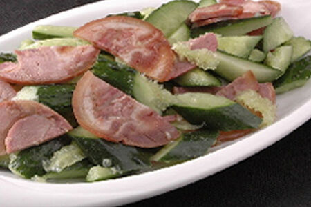 21 Салат из cвинoй рульки с огурцом