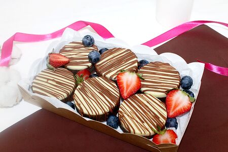 Пирожные в шоколаде