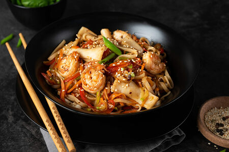 Вок с цыпленком