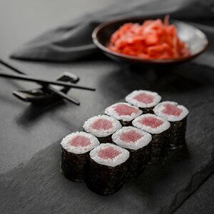 Роллы с тунцом