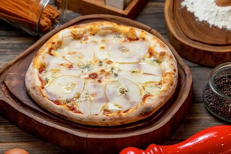 Груша с горгонзолой