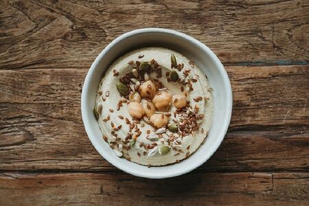 Хумус с нутом, семечками и тхином