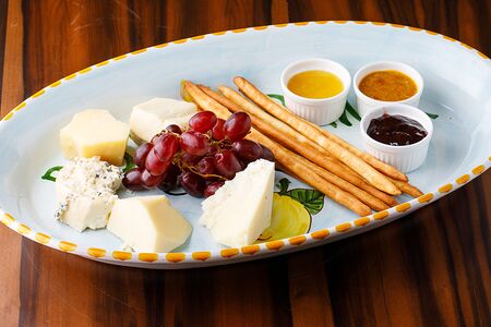 Сырная тарелка