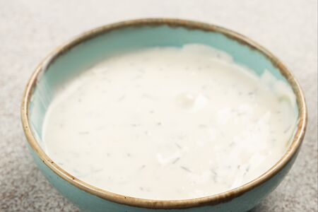 Сметанный соус с чесноком