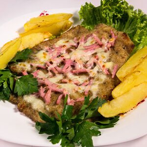 Свинина отбивная с ветчиной и сыром