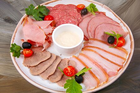 Мясная тарелка