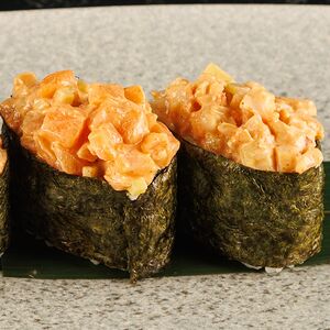 Гункан с тунцом