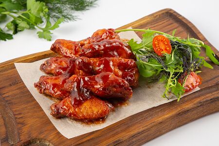 Куриные крылышки со сладким соусом чили