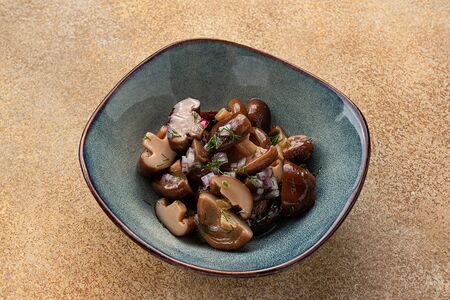 Грузди маринованные