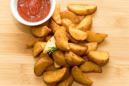 Пикантный картофель по-деревенски