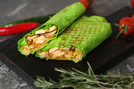 Шаурма в чесночном лаваше