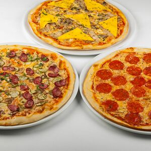Три пиццы