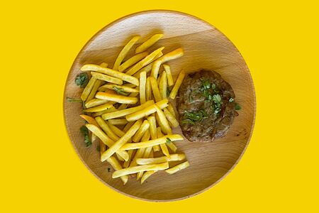 Абхазури купаты с картофелем фри