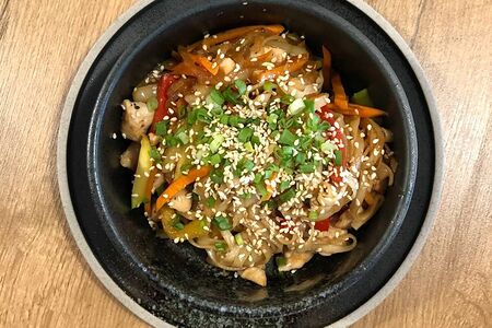 Вок с курицей