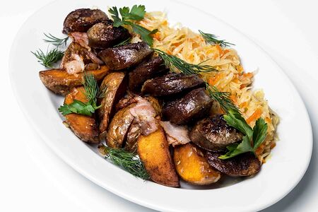 Сковородка с колбасками