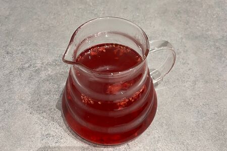 Чай Каркаде с имбирем и малиной