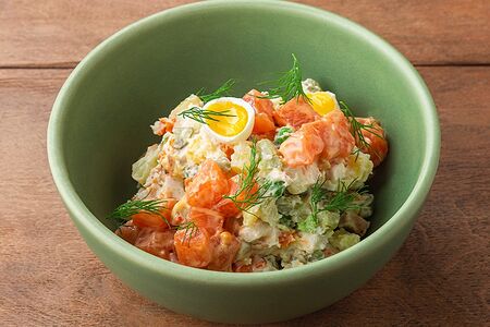 Оливье с лососем холодного копчения