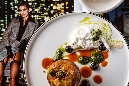 Маффин с крабом и страчателлой