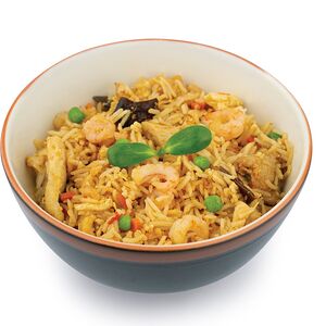 Смешанный рис с курицей, свининой, креветками и грибами в соусе Шамбала