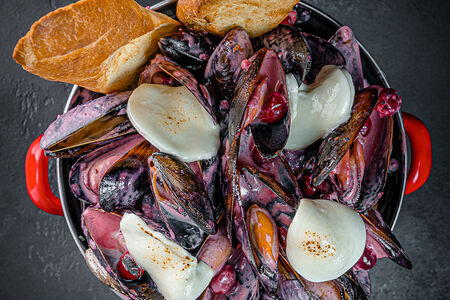 Мидии Вишня-моцарелла