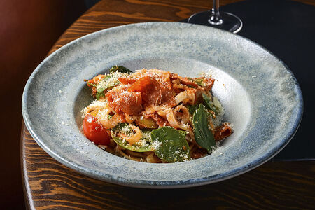 Паста с пепперони в соусе наполи