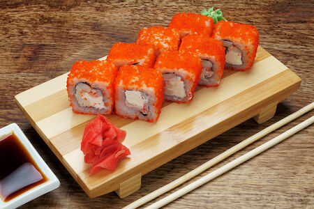 Ролл Калифорния с крабом