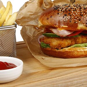 Комбо Бургер куриный и фри