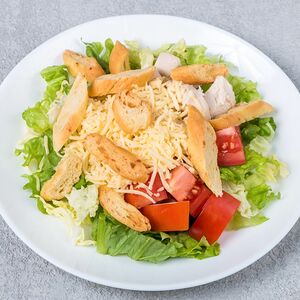 Салат Цезарь с курицей