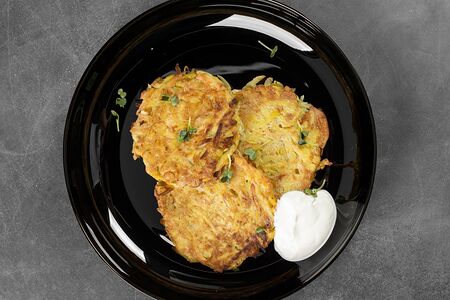 Драники со сметаной