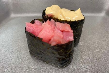 Гункан с тунцом