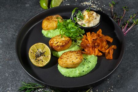 Котлеты из судака с цукини