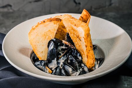 Мидии в соусе