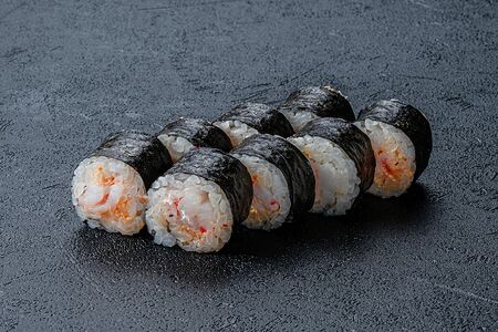 Макидзуси с тигровой креветкой острый