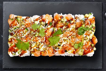 Суши-пицца с лососем