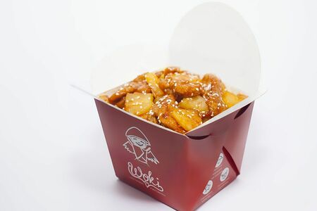 Свинина с ананасами в кисло-сладком соусе