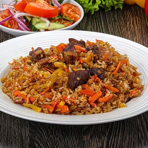 Плов чайханский с салатом