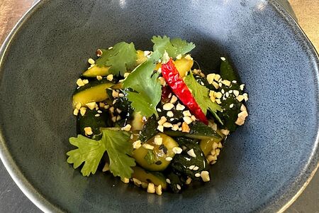 Битые огурцы с орехами