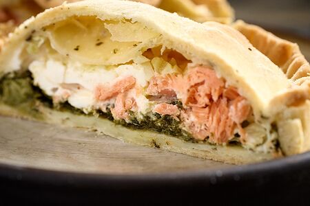 Тарт сытный Форель, брынза и шпинат