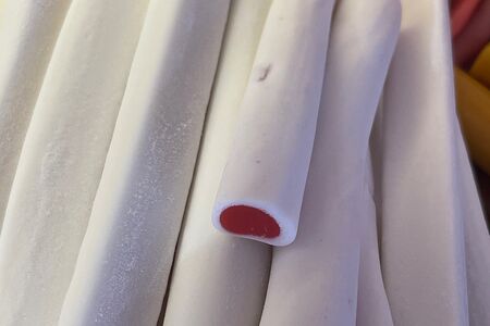 Полочки клубничный крем