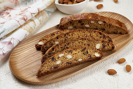 Печенье Кантуччи с миндалем, клюквой и изюмом