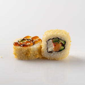 Ролл в темпуре Сяке Кани