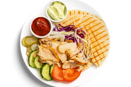 Шаурма на тарелке с питой