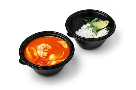 Том ям с морепродуктами