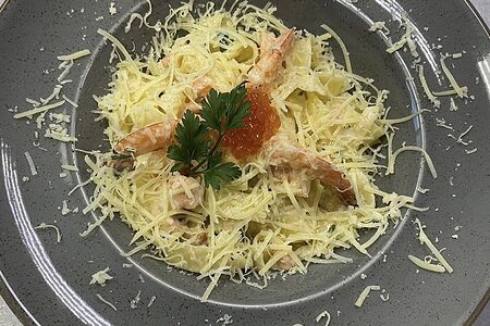 Феттуччине с копченым лососем