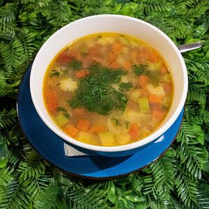 Суп овощной с куриными фрикадельками