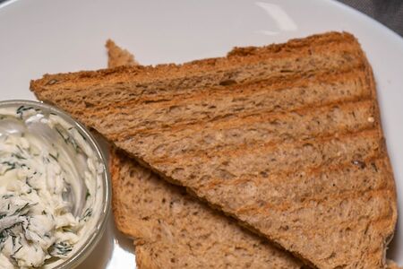 Тост со сливочным сыром