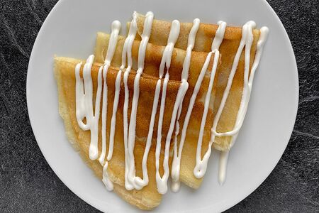 Блины со сметаной