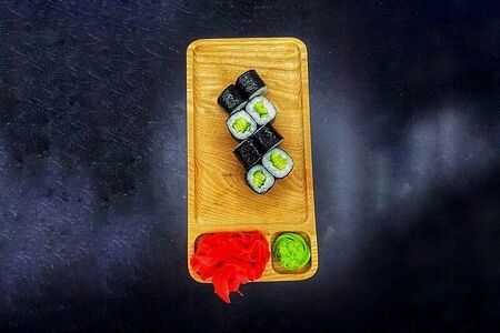 Ролл с огурцом