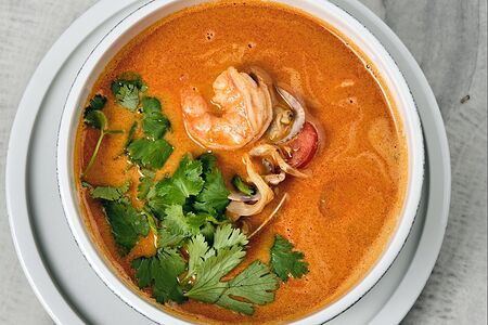 Азиатский суп с креветками и вонголе